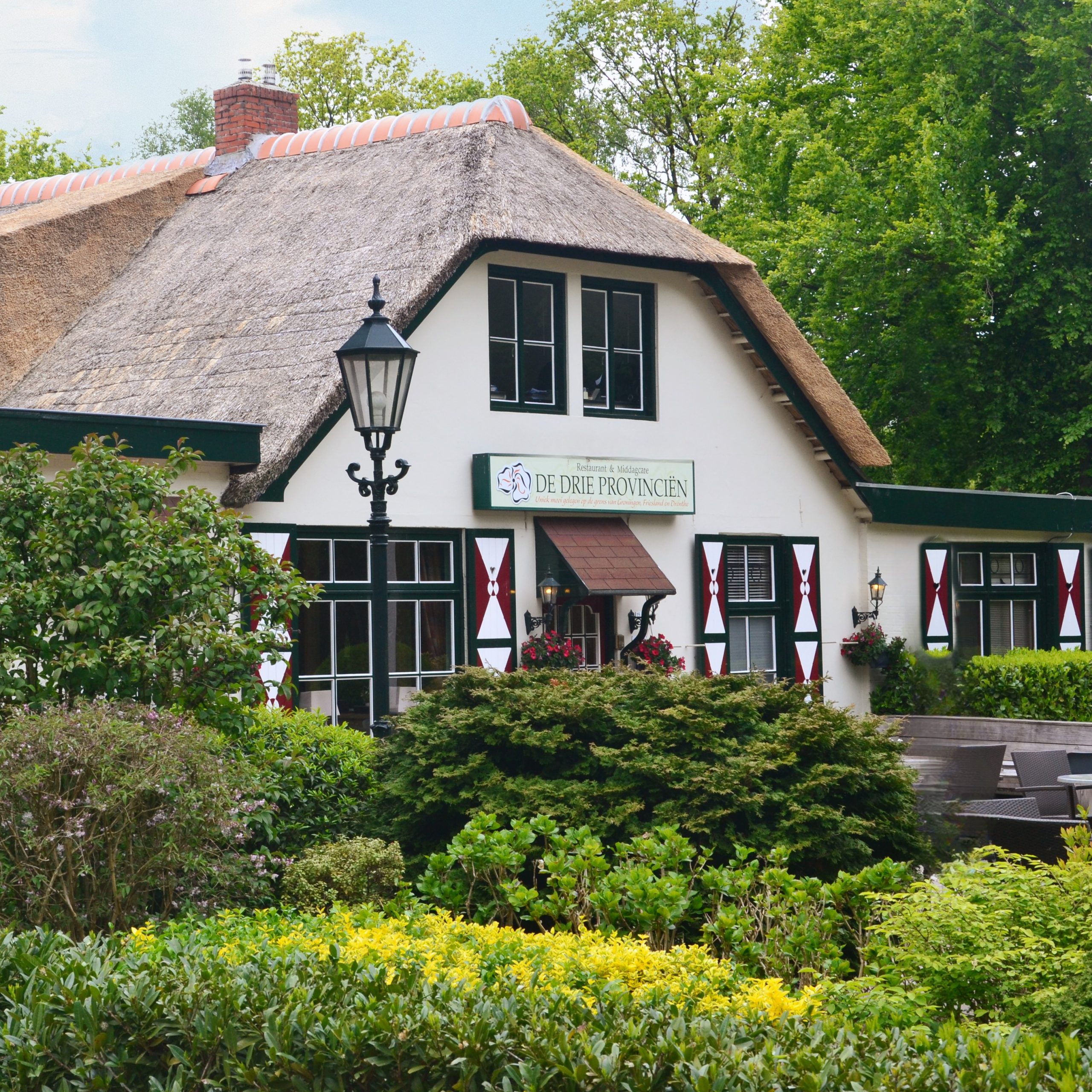 Restaurant is een nostalgische boerderij in groene omgeving